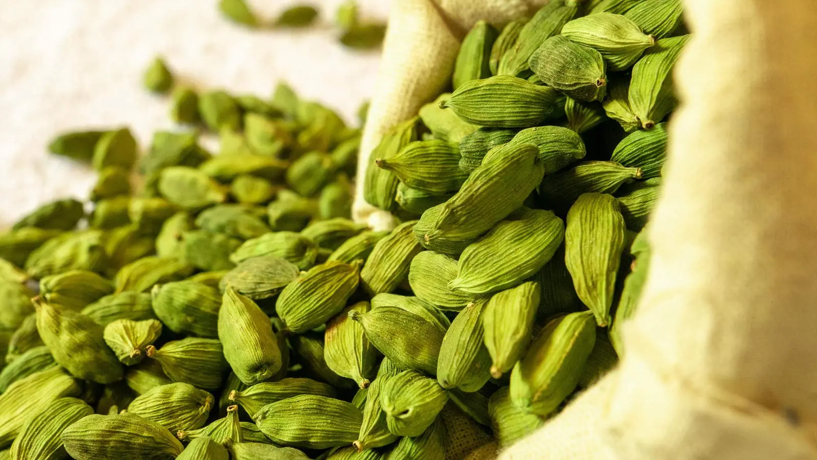 Cardamom (Choti Elaichi) 100gm